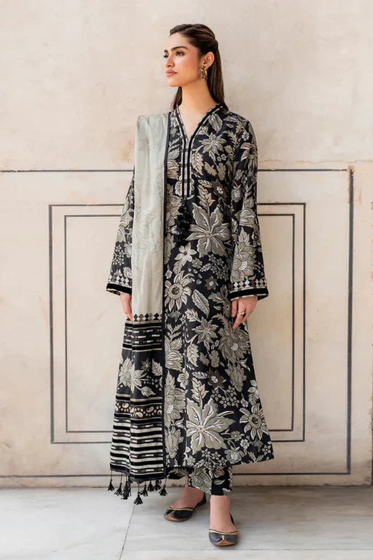 Baroque Winter 3 Piece Karandi Printed Dress with Karandi Dupata