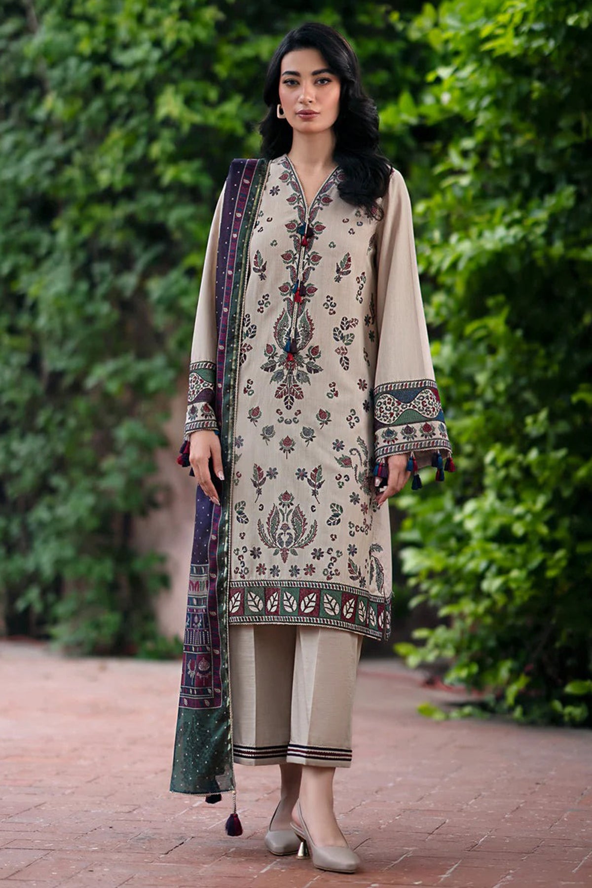 Jazmin 3Pc Dhanak Embroidered Suit Printed Shawl Bw2084